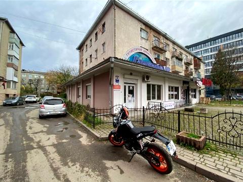 комерційна за адресою Заклинських вул., 8