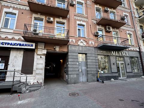 квартира за адресою Шота Руставелі вул., 34