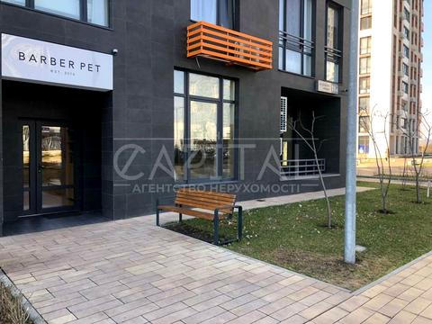 комерційна за адресою Дніпровська набережна вул., 18-А