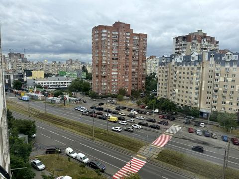 квартира за адресою Анни Ахматової вул., 6
