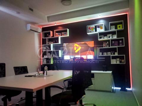 комерційна за адресою Машинобудівна вул., 41