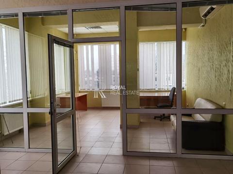 комерційна за адресою Шевченка пл., 2