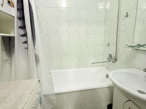 квартира за адресою Академіка Глушкова просп., 21