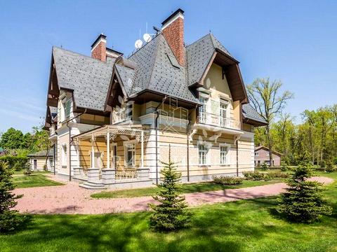 будинок за адресою Курортна вул. (Великого Жовтня)