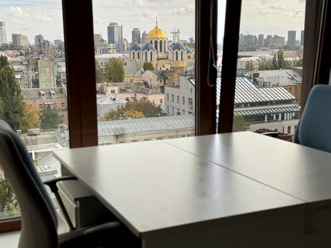 комерційна за адресою Пирогова вул., 2/37б