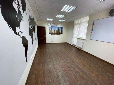 комерційна за адресою Воскресенська вул., 14-Е