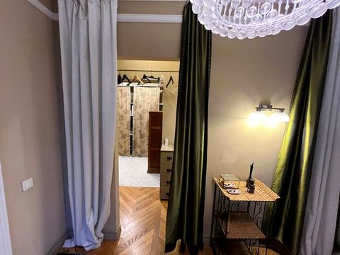 квартира за адресою Дніпровська набережна вул., 1