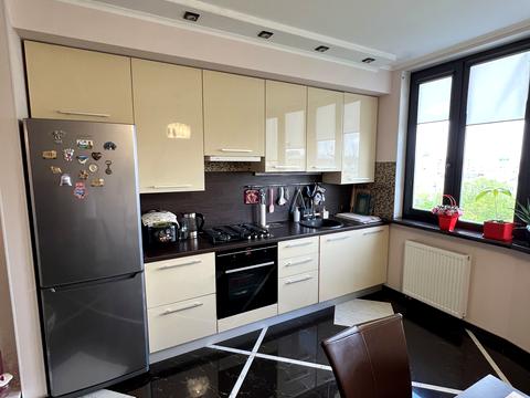 квартира по адресу Героев Небесной Сотни майдан пл. (Руднева), 14/1