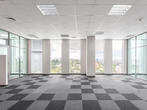 комерційна за адресою Миколи Амосова вул., 12