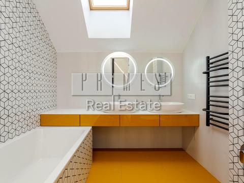 будинок за адресою Вишнева вул.