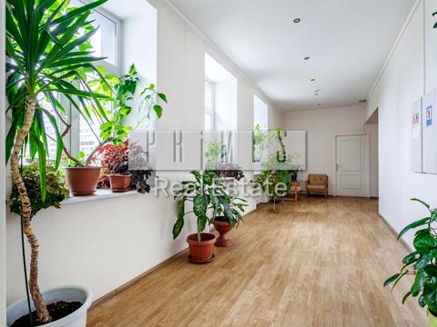 комерційна за адресою Стадіонна вул., 5