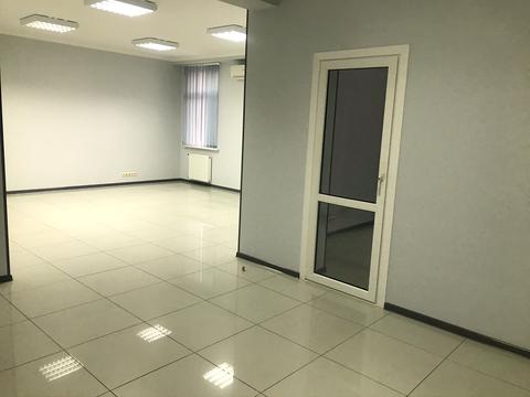 комерційна за адресою Лесі Українки бульв., 7-А