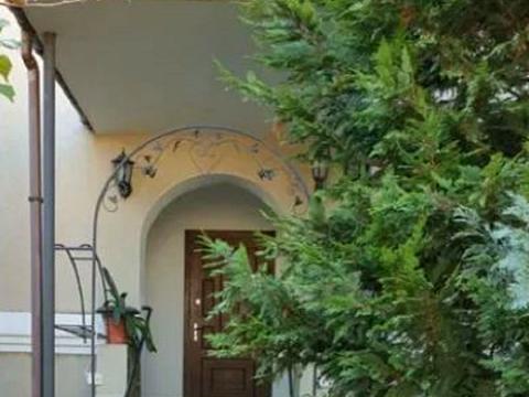 будинок за адресою Торгова вул., 12