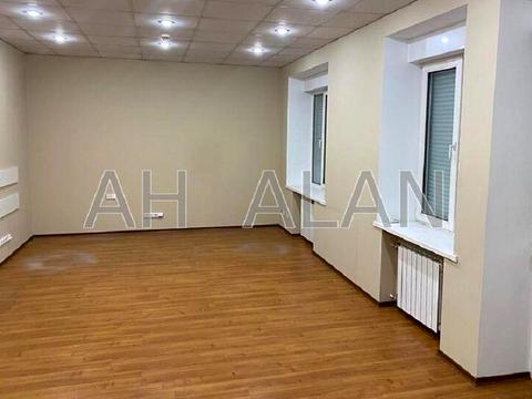 комерційна за адресою Білоруська вул., 5