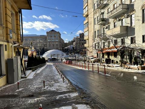комерційна за адресою Костельна вул., 4