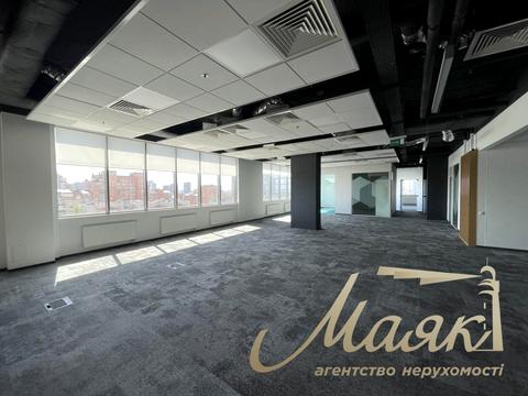 коммерческая по адресу Князей Острожских ул. (Московська), 32
