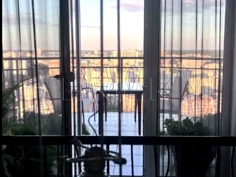 квартира за адресою Анни Ахматової вул., 13-Г