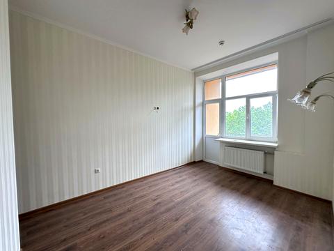 комерційна за адресою Курортна, 10В