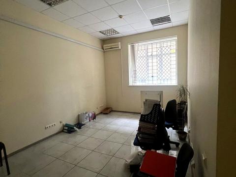 комерційна за адресою 93-ї Холодноярської Бригади вул., 8а