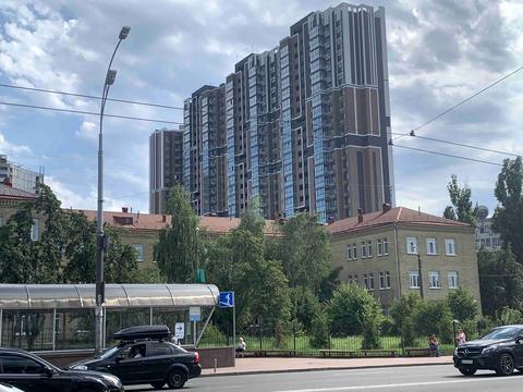 комерційна за адресою Васильківська вул., 37