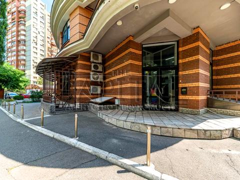 комерційна за адресою Старонаводницька вул., 6