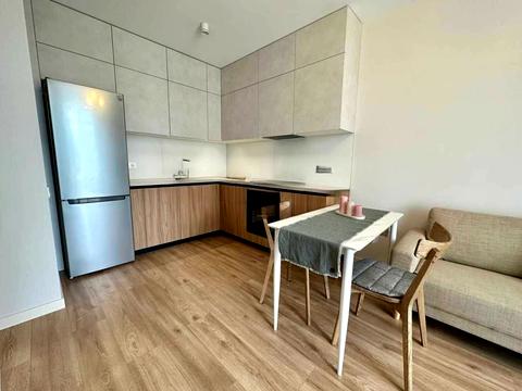 квартира за адресою Салютна вул., 2к7