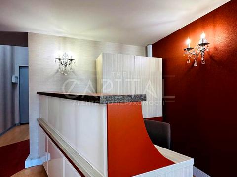 комерційна за адресою Володимирська вул., 65