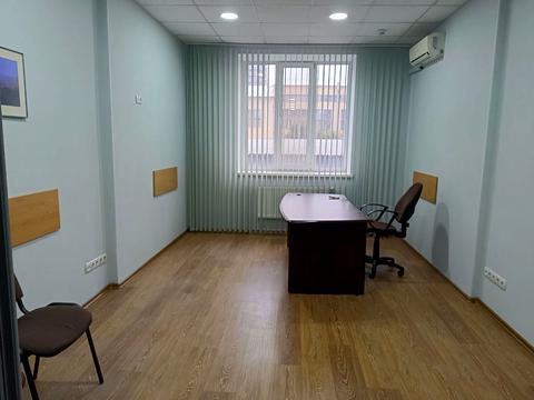 комерційна за адресою Євгена Коновальця вул. (Щорса), 32-Г