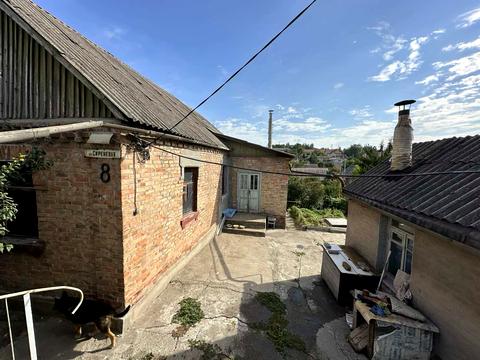 будинок за адресою Бузкова вул., 8