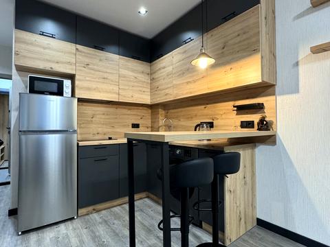 квартира за адресою Сім'ї Стешенків вул. (Тимофія Строкача), 8