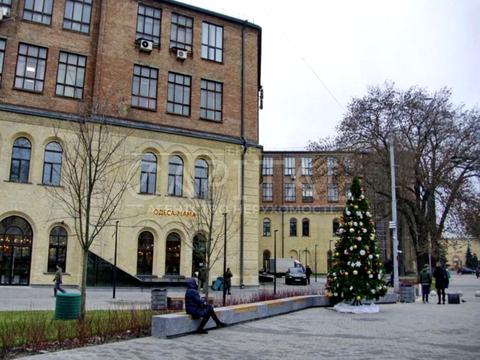 комерційна за адресою Князів Острозьких вул. (Московська), 37/2