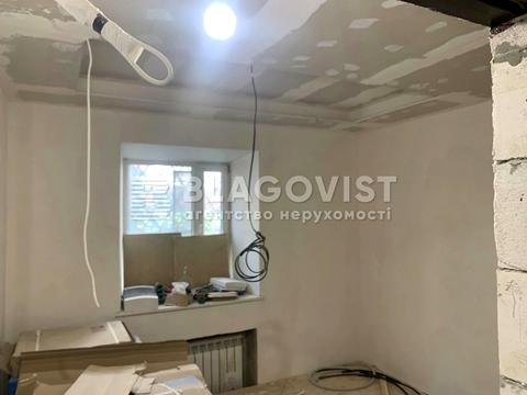 комерційна за адресою Пирогова вул., 2