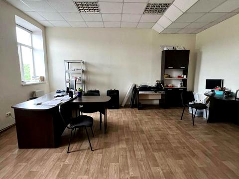 комерційна за адресою Незалежності, 25