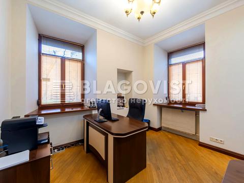 комерційна за адресою Лютеранська вул., 8