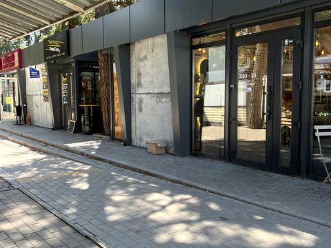 комерційна за адресою Гетьмана Самойловича вул., 23