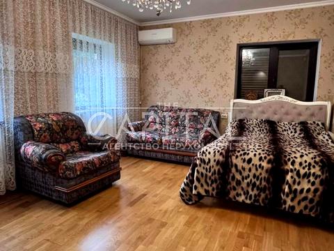 дом по адресу Святотроїцька
