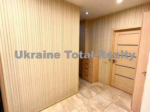 квартира за адресою Анни Ахматової вул., 30