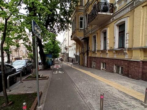 комерційна за адресою Євгена Чикаленка вул. (Пушкінська), 10в