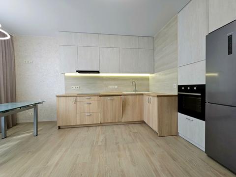 квартира за адресою Любомира Гузара просп. (Космонавта Комарова), 15а