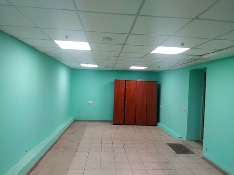 комерційна за адресою Академіка Вернадського бульв., 4