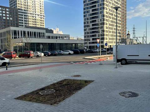 комерційна за адресою Всеволода Змієнка вул., 15/23