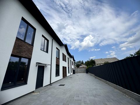 будинок за адресою Сім'ї Шкарівських вул., 12