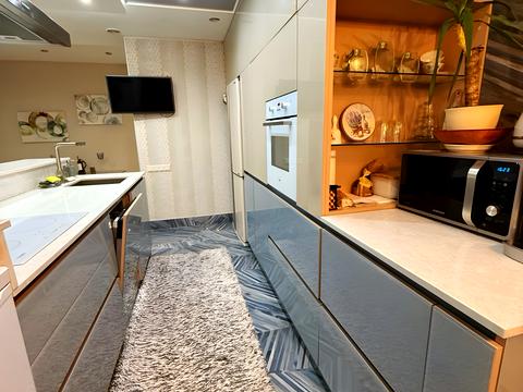 квартира по адресу Академика Глушкова просп., 9-Д