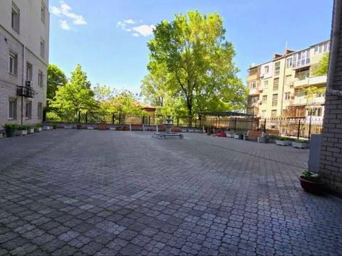 квартира за адресою Володимира Моссаковського вул. (Клари Цеткін), 8