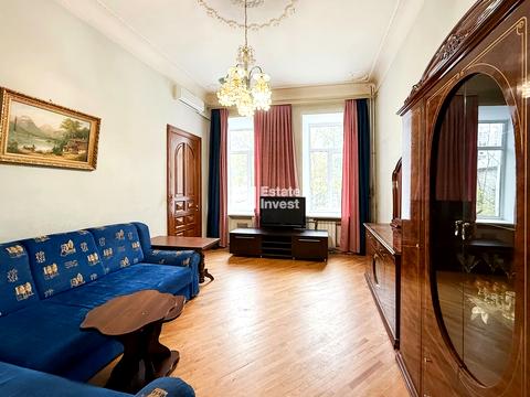 квартира за адресою Куликівський узвіз (Революції), 14