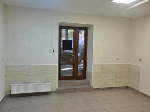 комерційна за адресою Здоров'я вул., 2