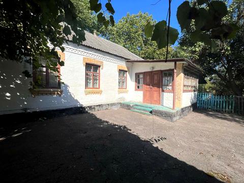 будинок за адресою Набережна