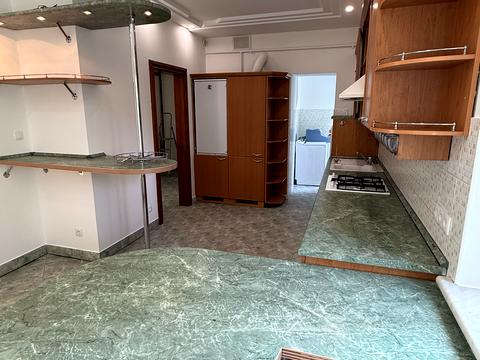 квартира за адресою Карпатська вул., 1