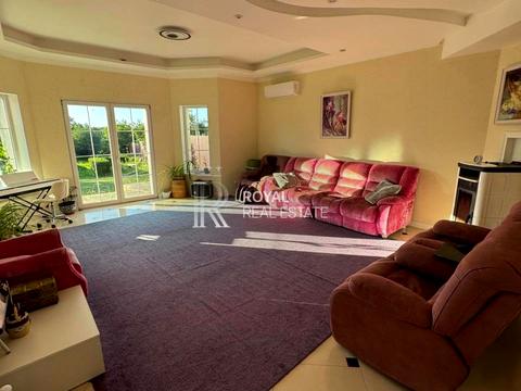 будинок за адресою Центральна вул.