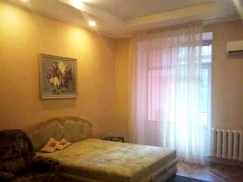 квартира за адресою Лаврська вул. (Січневого Повстання), 6